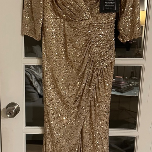 Dress - Picture 3 of 6